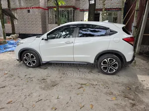 Honda Vezel 2024 Pearl