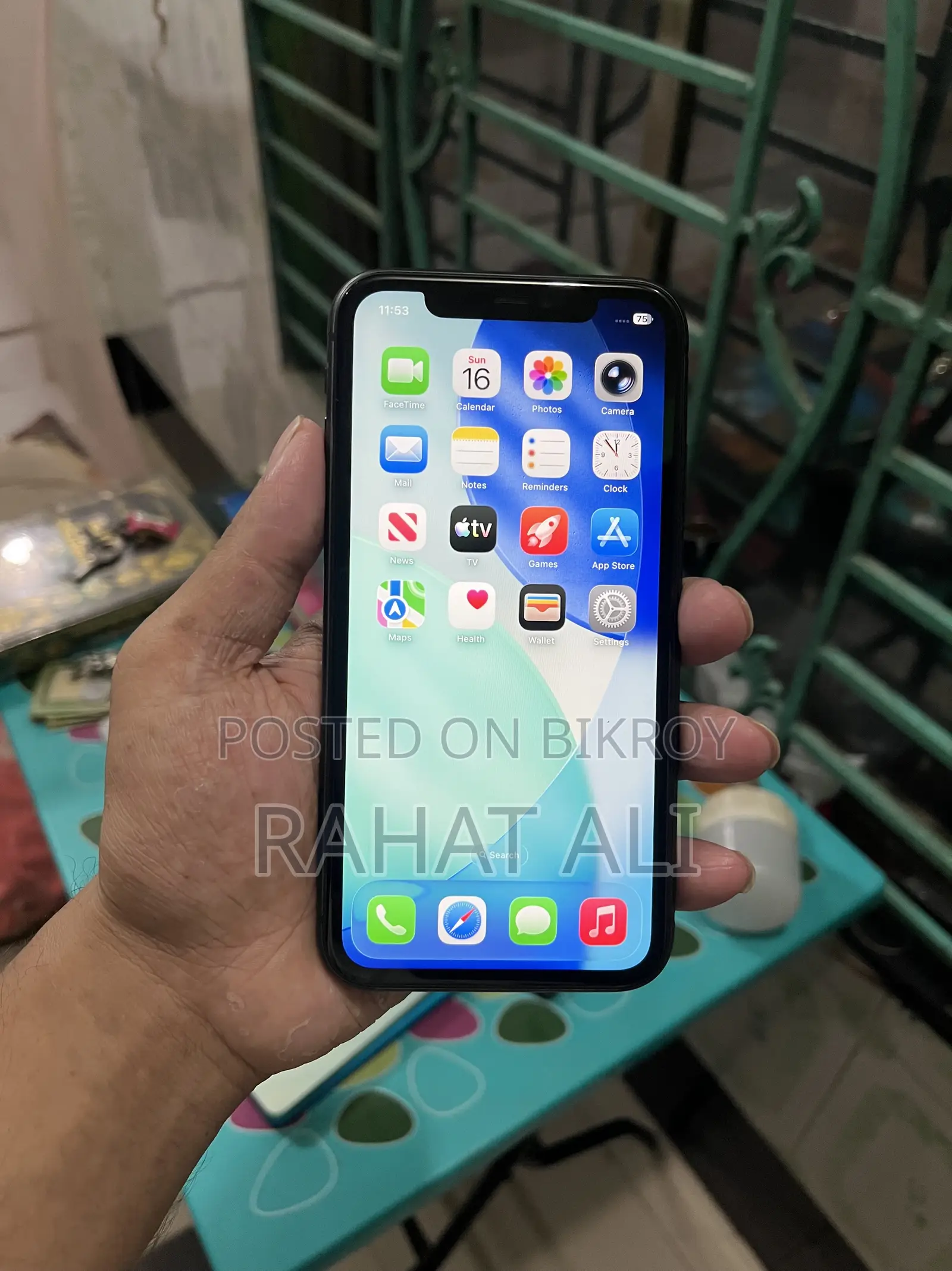 New Apple iPhone 11 64 GB Black