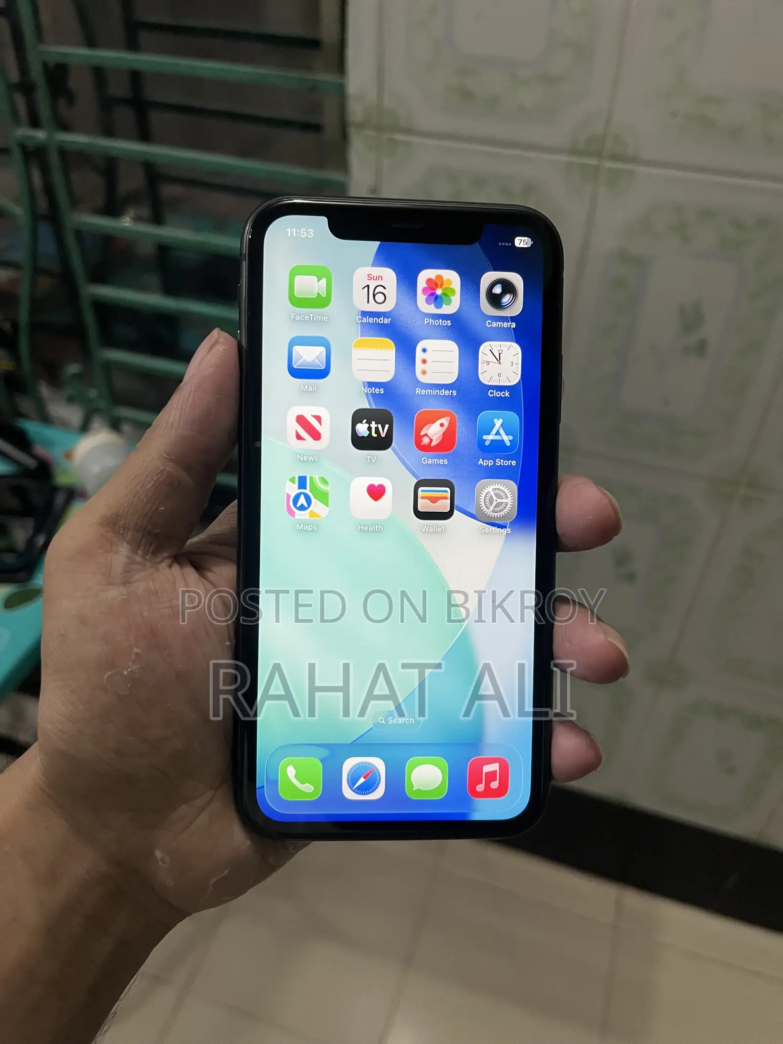 New Apple iPhone 11 64 GB Black