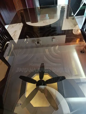 ডাইনিং টেবিল