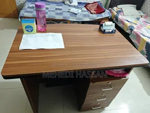 "Premium Office Table"