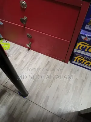আসবাবের জিনিস