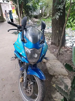 সুজুকি জিক্সার ২০১৮ নীল