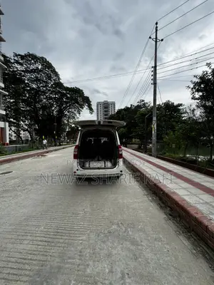 টয়োটা নোয়া ২.০ ১৫৮এইচপি এফডব্লিউডি (৮ সিটার) ২০১০ পার্ল