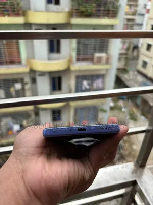 নতুন রিয়েলমি ১২৮ জিবি নীল