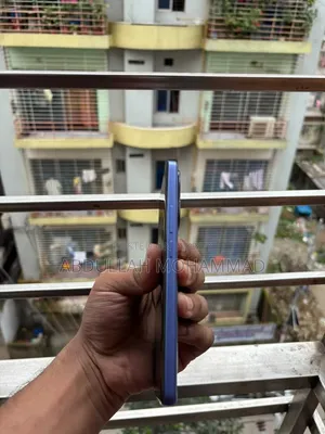 নতুন রিয়েলমি ১২৮ জিবি নীল