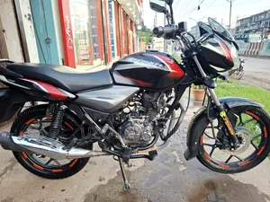 বাজাজ ডিসকভার ১২৫ ২০১৮ ব্ল্যাক