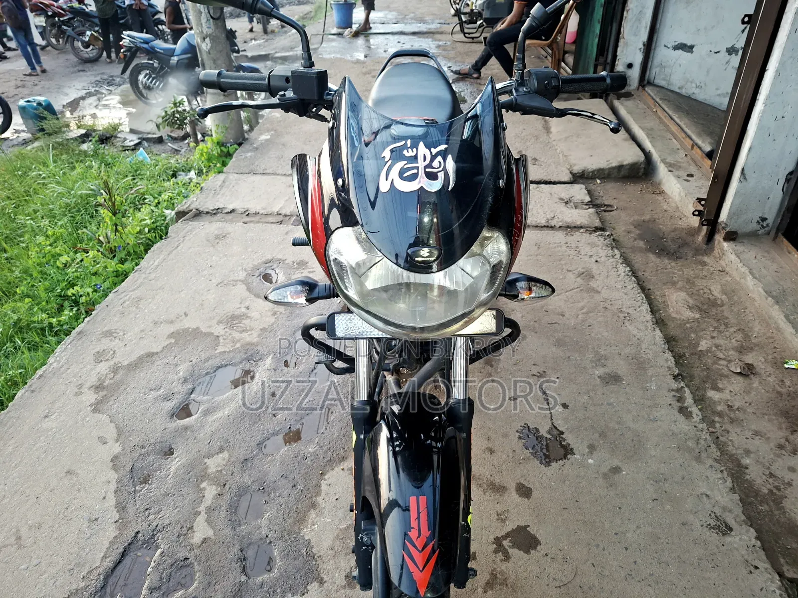 বাজাজ ডিসকভার ১২৫ ২০১৮ ব্ল্যাক