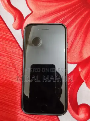 Apple iPhone SE (2022) 64 GB Red