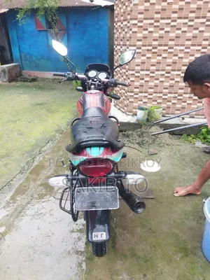 মোটরসাইকেল ২০১৬ লাল