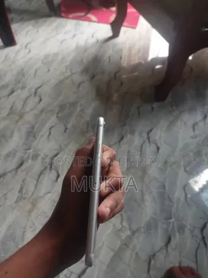 Apple iPhone 6 64 GB Silver