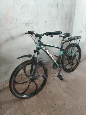 একদম নতুন এর মতো।