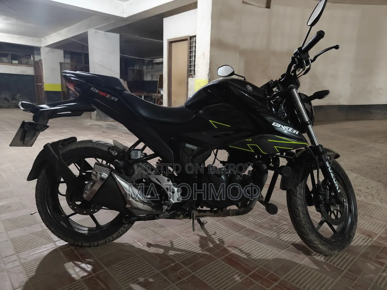সুজুকি জিক্সার ২০২৪ কালো