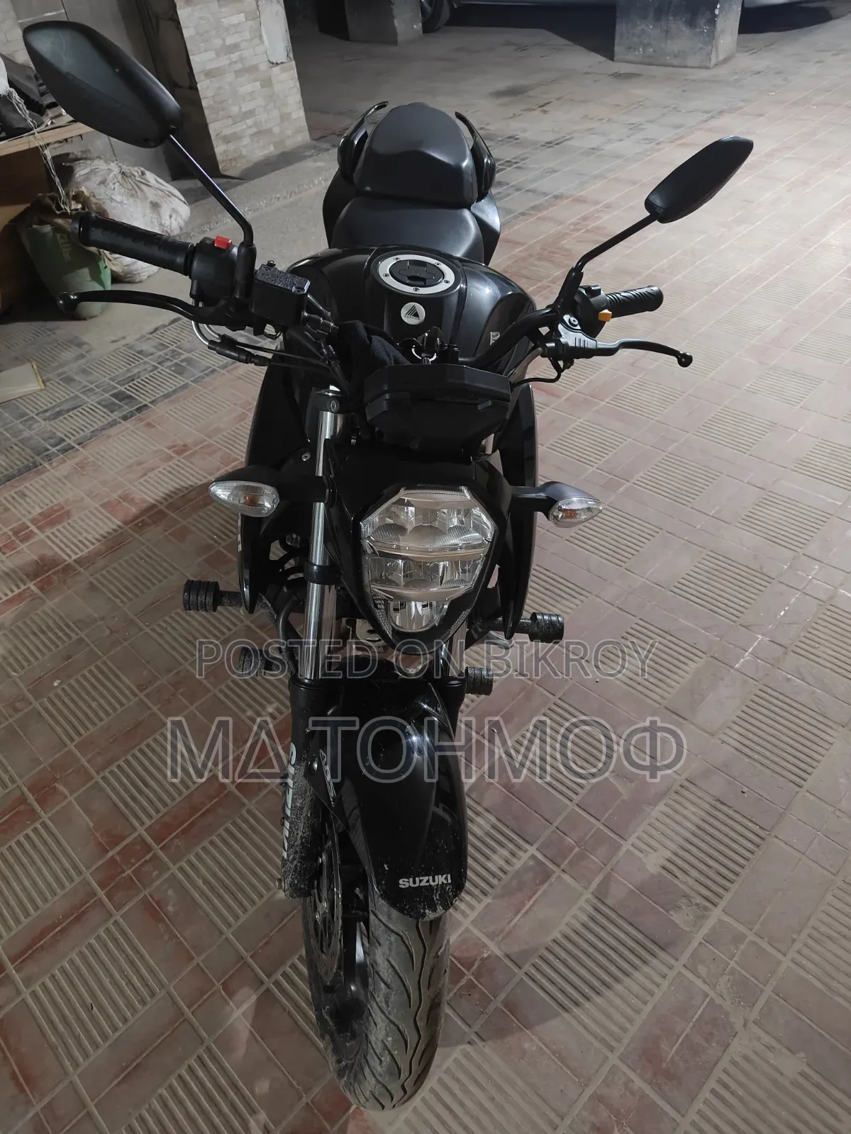 সুজুকি জিক্সার ২০২৪ কালো