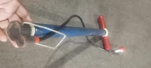 সাইকেলে পাম্প দেওয়ার মেশিন