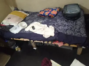 খুব ভালো মানের চৌকি ও টেবিল
