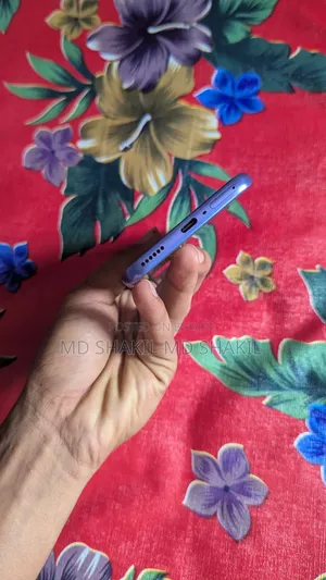 টেকনো স্পার্ক ৪০ প্রো ২৫৬ জিবি ইয়েলো