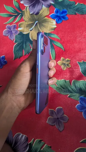 টেকনো স্পার্ক ৪০ প্রো ২৫৬ জিবি ইয়েলো