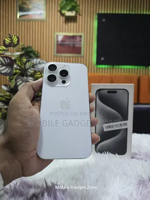 অ্যাপল আইফোন ১৫ প্রো ১২৮ জিবি হোয়াইট