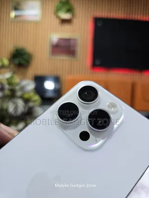 অ্যাপল আইফোন ১৫ প্রো ১২৮ জিবি হোয়াইট
