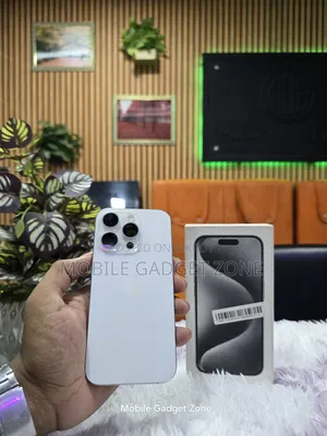 অ্যাপল আইফোন ১৫ প্রো ১২৮ জিবি হোয়াইট