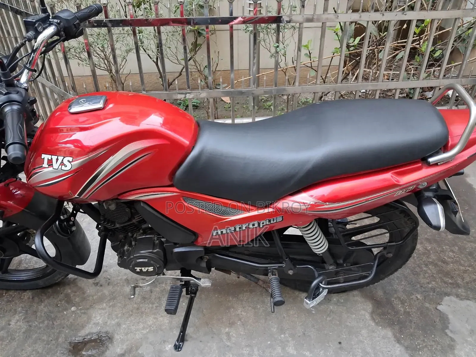 টিভিএস মেট্রো ২০১৭ রেড