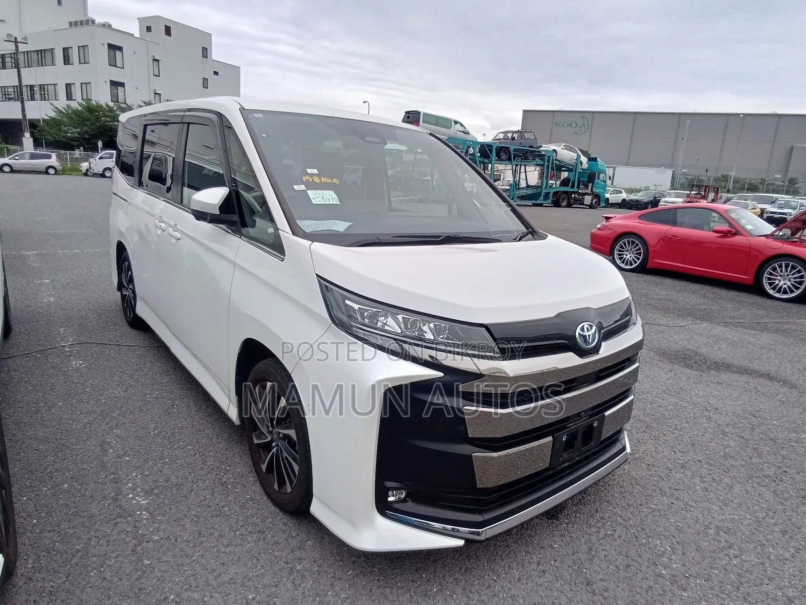 Toyota Noah 2023 Silver
