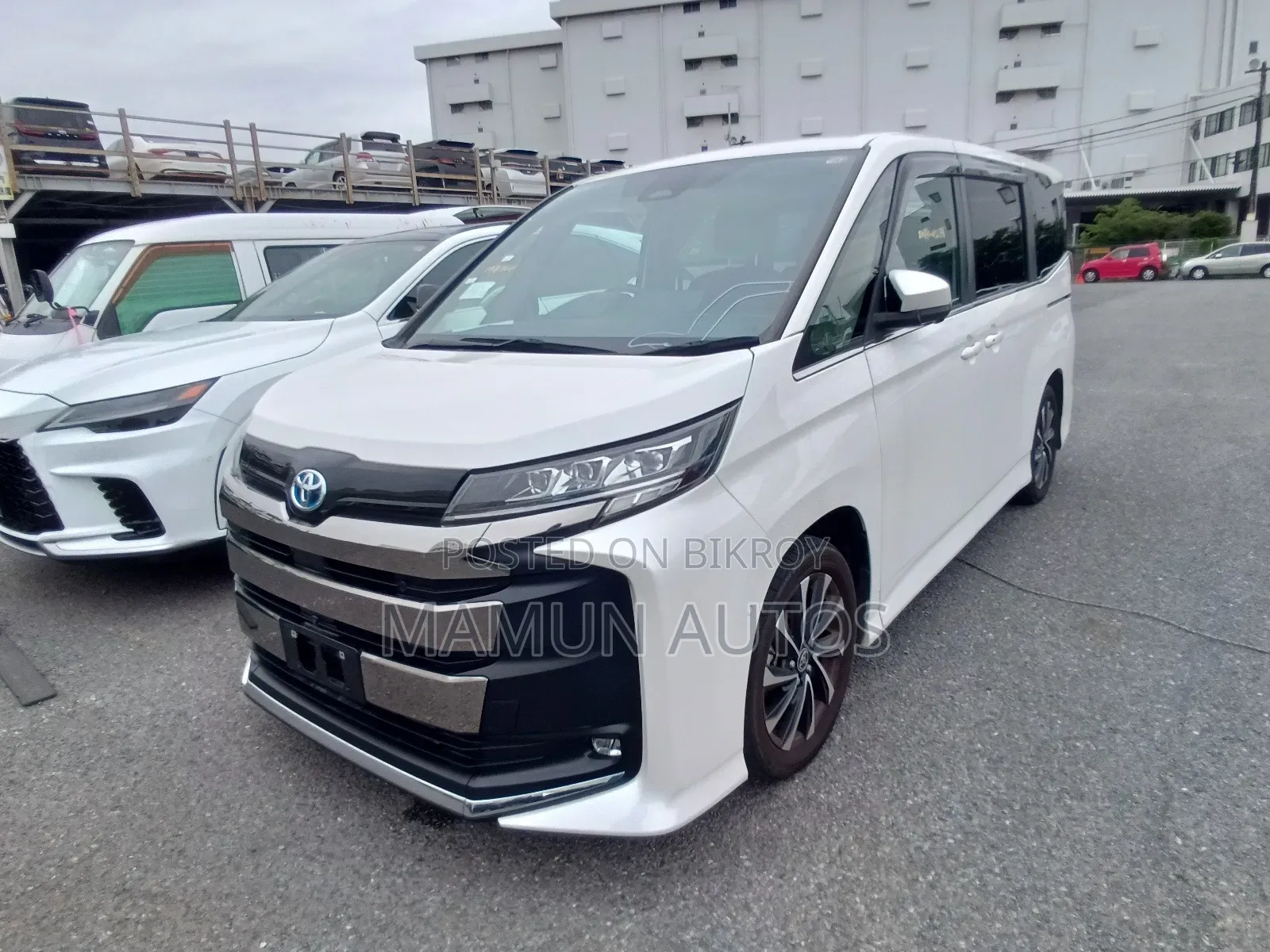 Toyota Noah 2023 Silver