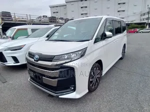 Toyota Noah 2023 Silver