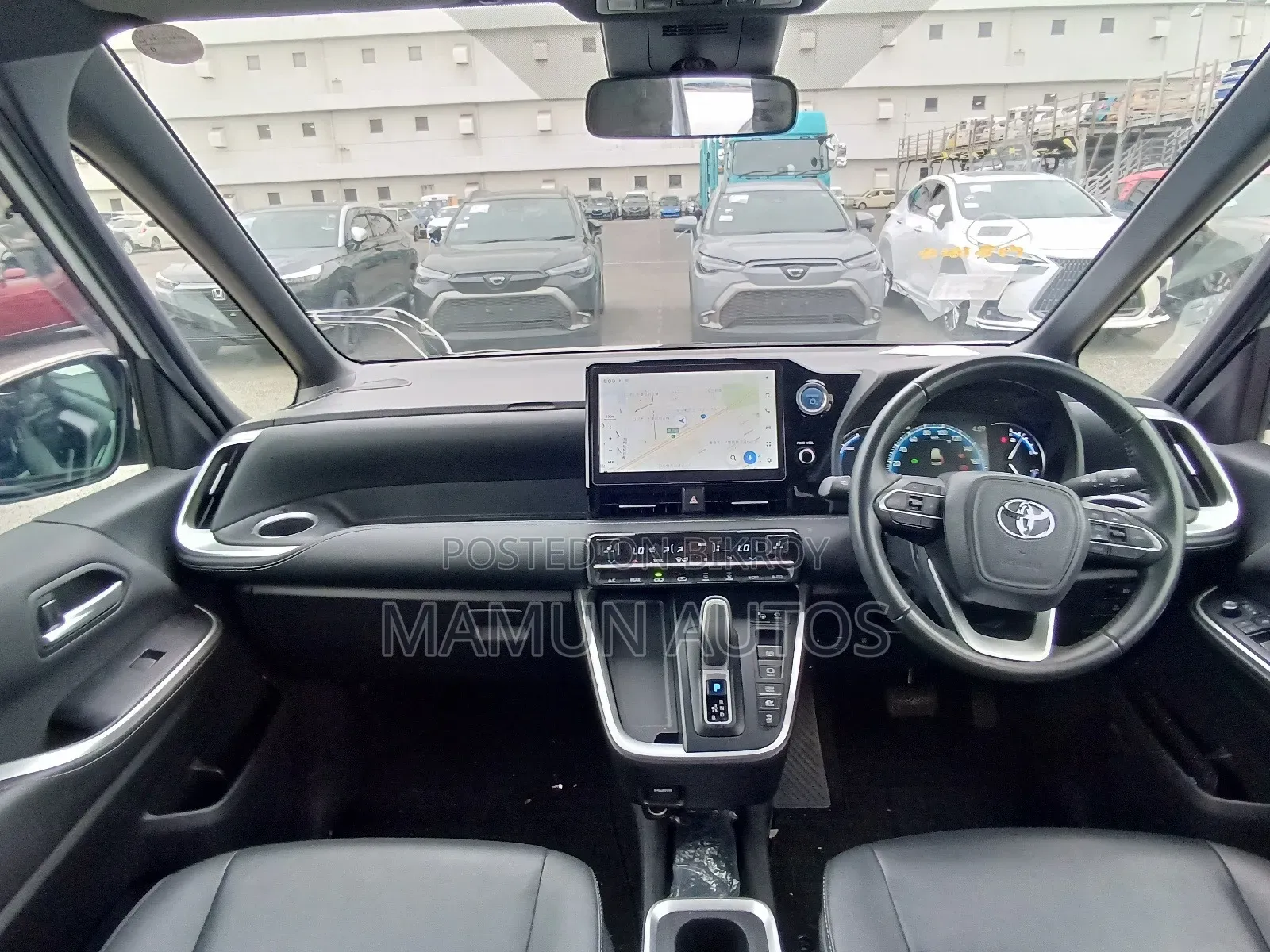 Toyota Noah 2023 Silver