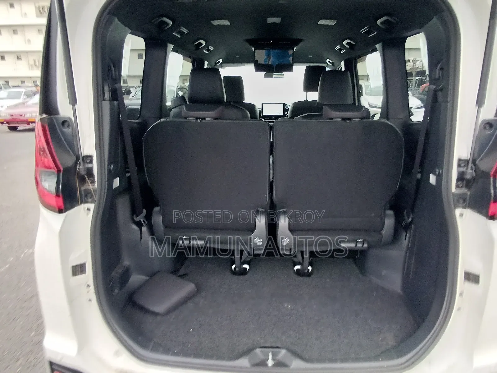 Toyota Noah 2023 Silver