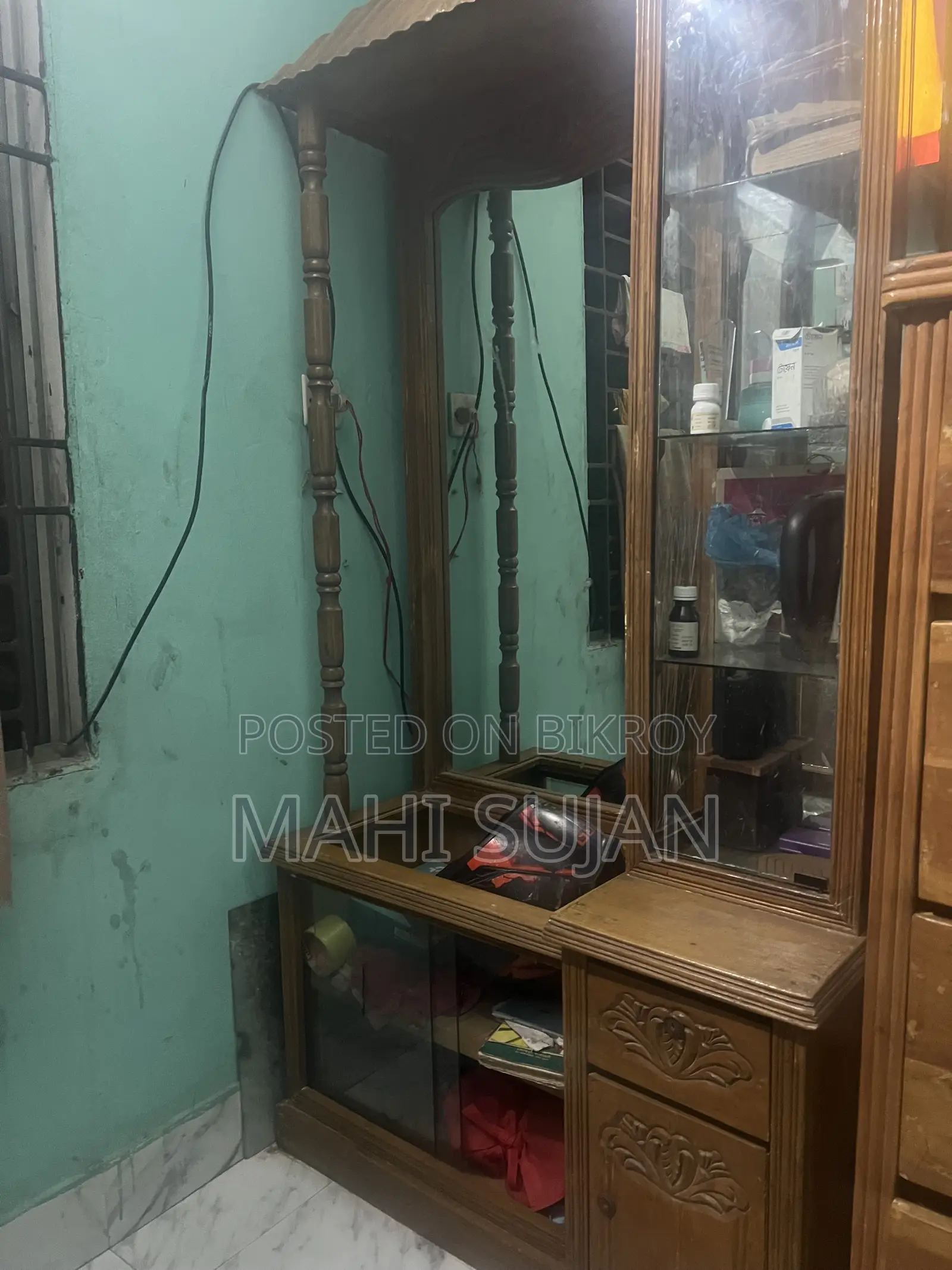 সেগুন কাঠের ড্রেসিং টেবিল