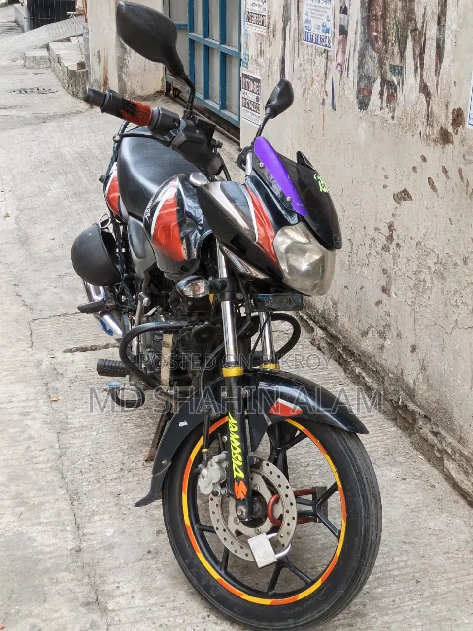 বাজাজ ডিসকভার ১২৫ ২০২০ কালো