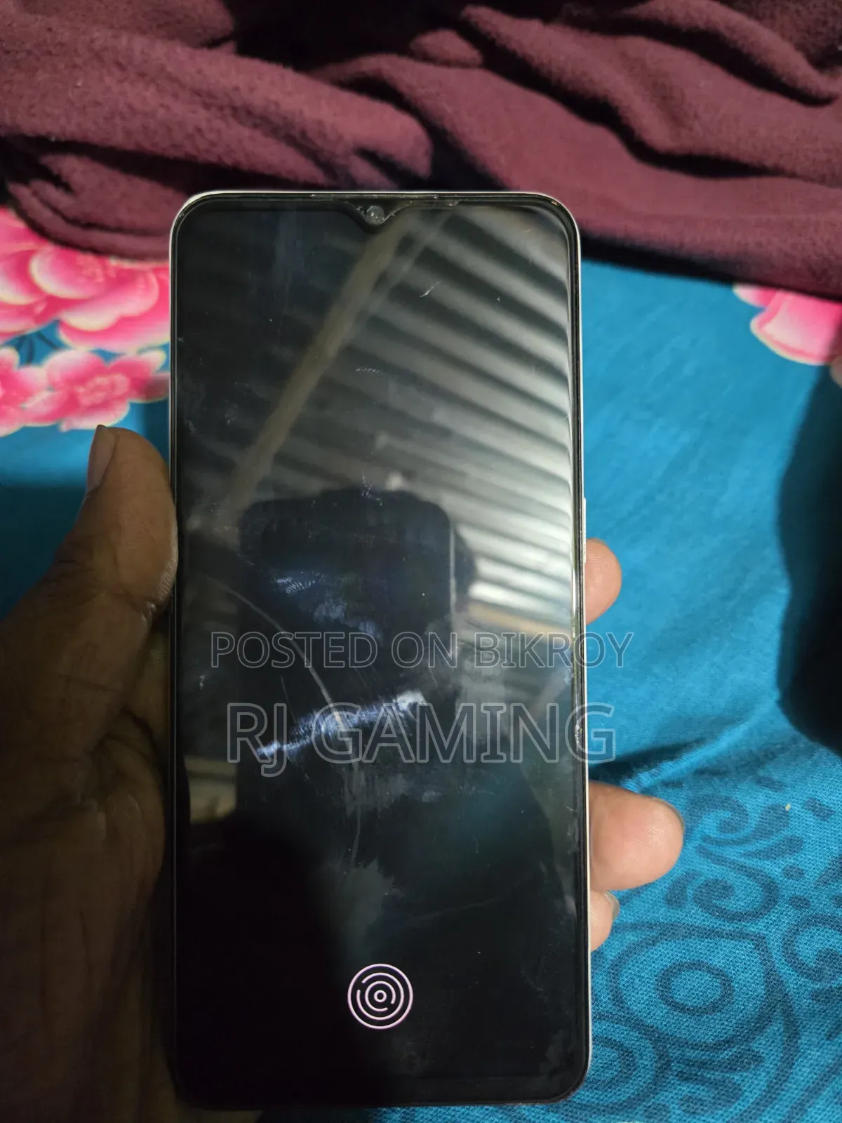 অপ্পো এফ১৭ ১২৮ জিবি হোয়াইট