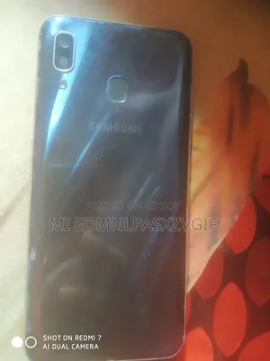 Samsung Galaxy A20 32 GB Black