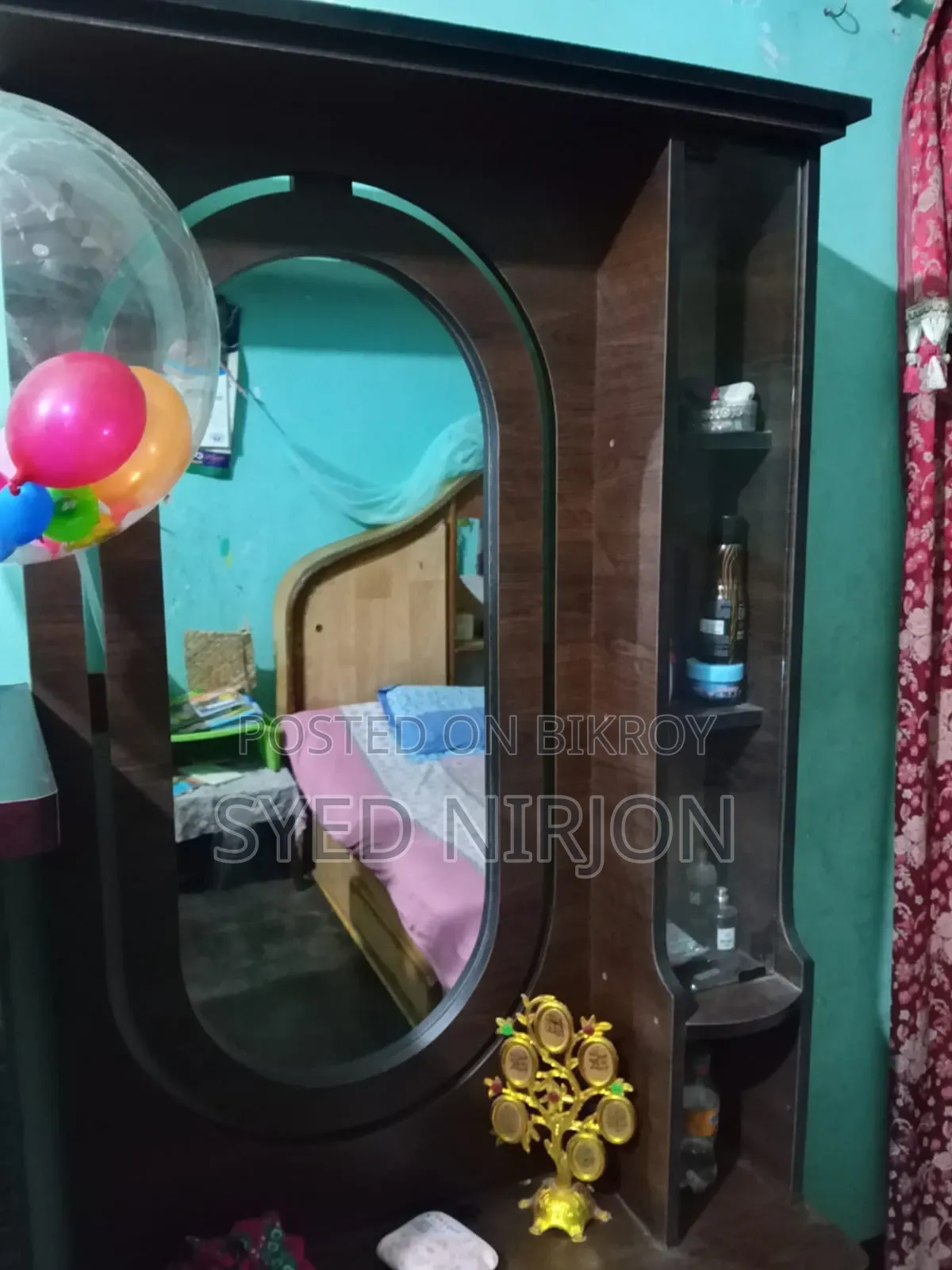 ড্রেসিং টেবিল