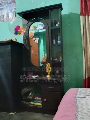 ড্রেসিং টেবিল