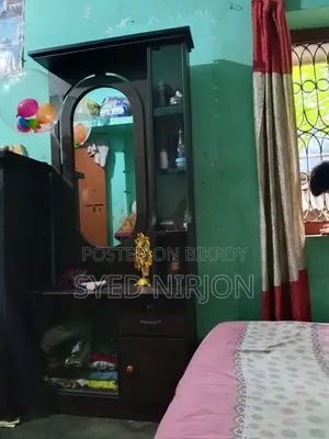 ড্রেসিং টেবিল