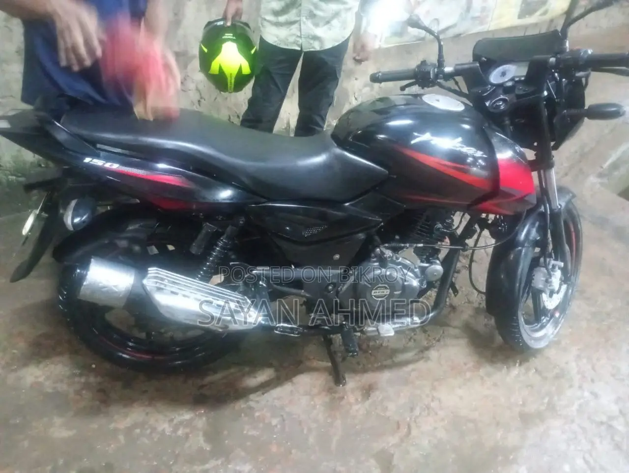 বাজাজ পালসার ১২৫ ২০২১ কালো