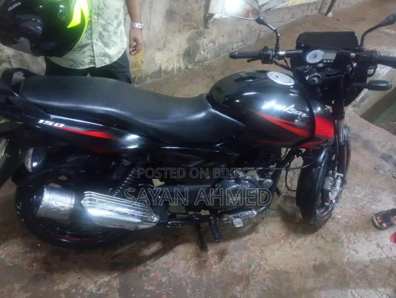 বাজাজ পালসার ১২৫ ২০২১ কালো