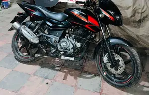 বাজাজ পালসার ১২৫ ২০২১ কালো