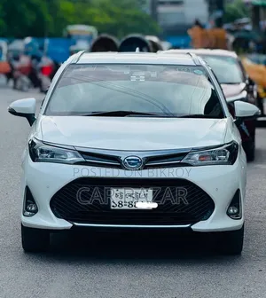 Toyota Corolla Fielder 1.5 Hybrid FWD 2018 Pearl