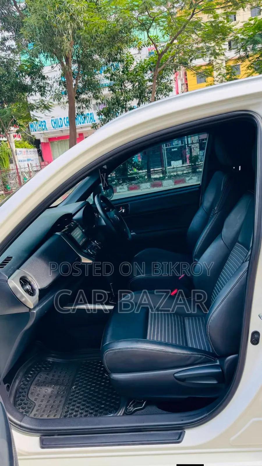 Toyota Corolla Fielder 1.5 Hybrid FWD 2018 Pearl