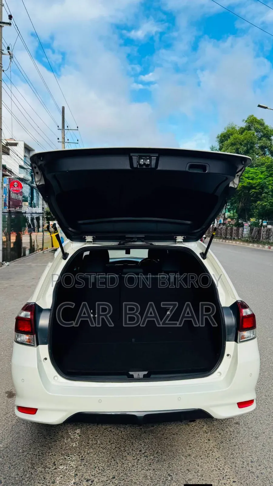 Toyota Corolla Fielder 1.5 Hybrid FWD 2018 Pearl
