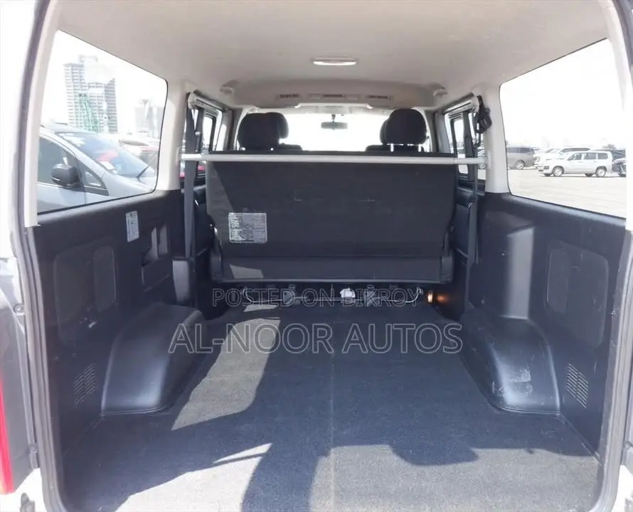 Toyota HiAce 2021 White