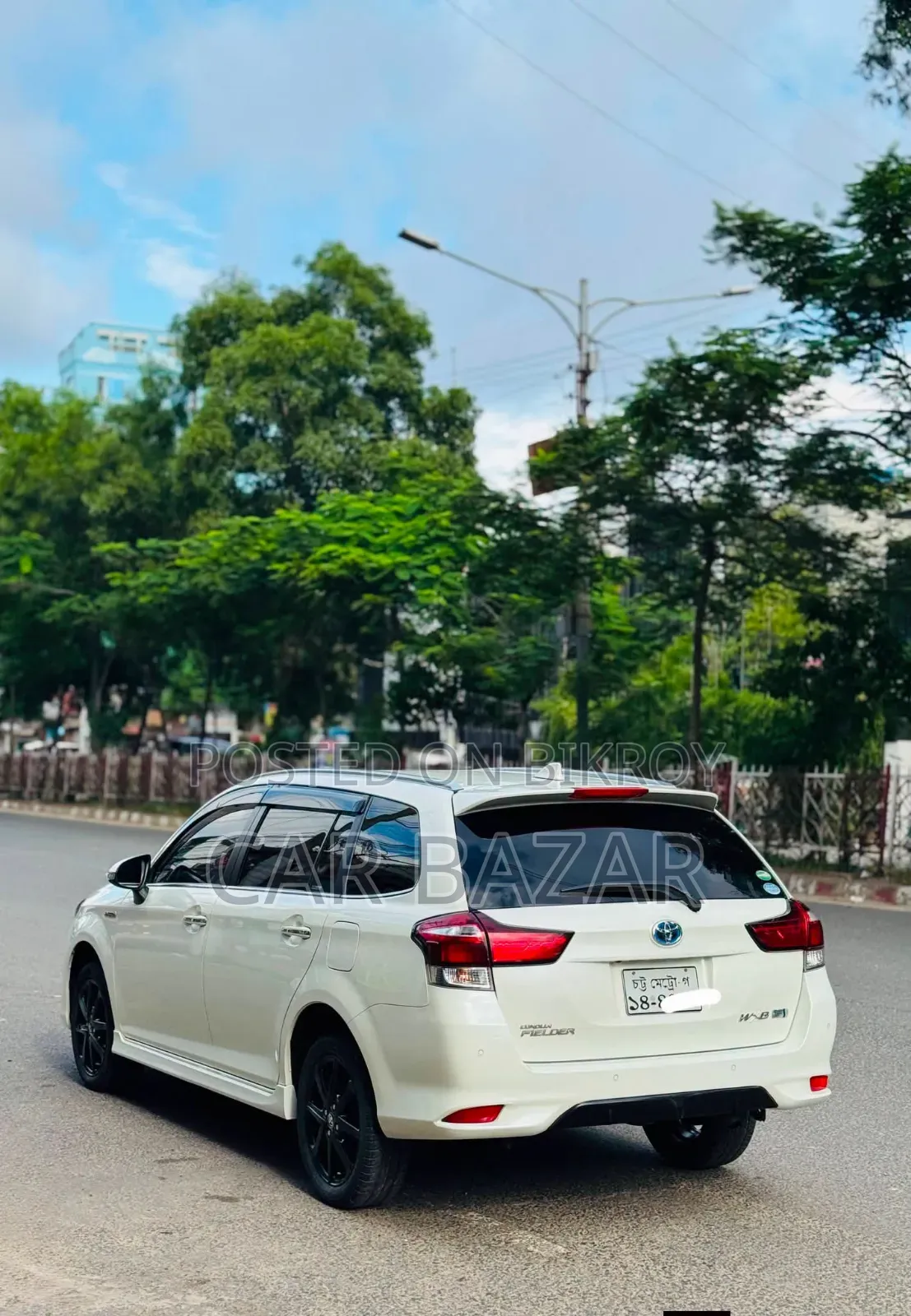 Toyota Corolla Fielder 1.5 Hybrid FWD 2018 Pearl