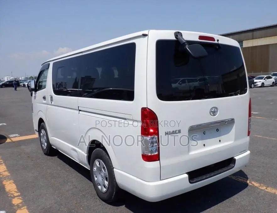 Toyota HiAce 2021 White