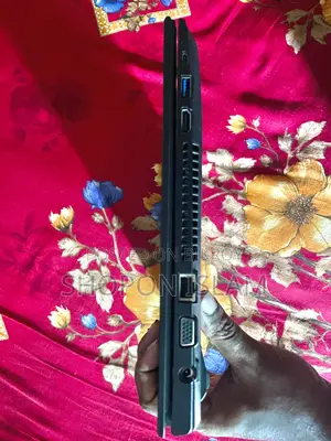 Laptop 4GB Intel Core i5 HDD + 1TB SSD