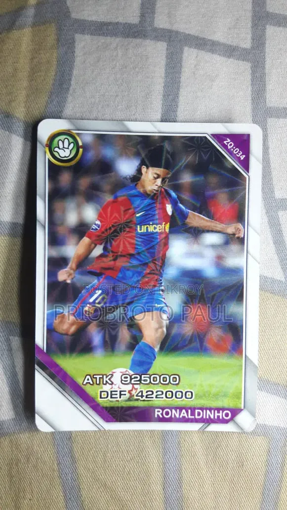 These are official Panini football player star cards brought from abroad.