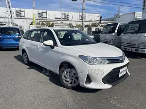 Toyota Corolla Fielder 1.5 Hybrid Front-Wheel Drive 2021 White